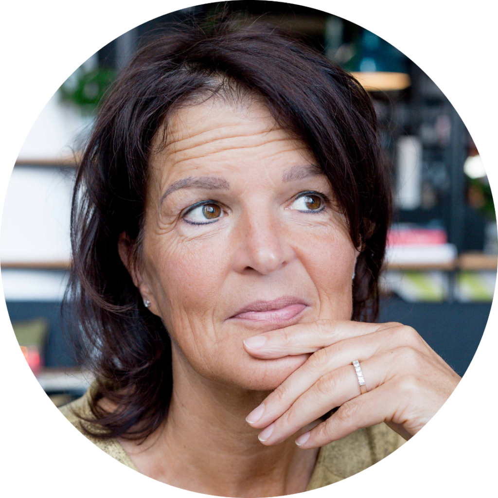 Portret van Hentje Metz, raadvrouw bij levensvragen en begeleiding bij persoonlijke stagnatie